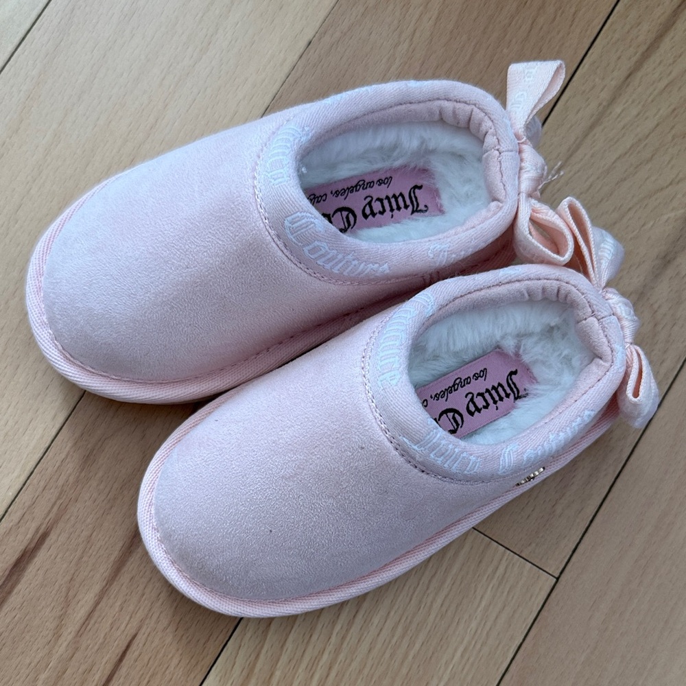 Juicy Couture Light Pink Baby Shoes with Bow